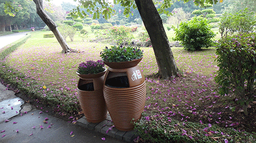  汕頭玻璃鋼花盆垃圾桶，點綴公園好環(huán)境。
